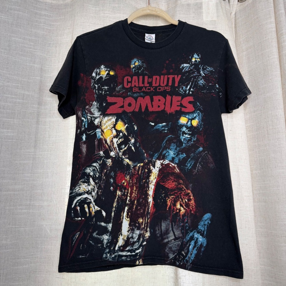 Vintage Y2K Call of Duty Black Ops Zombies Promo Shirt 2011 Delta Pro Mens SMALL